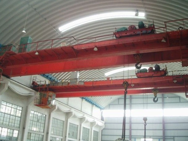 雙梁行車變頻器控制有哪些常用的控制策略和算法？